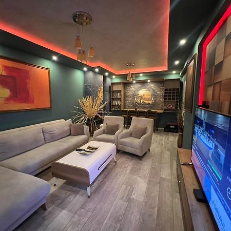 Luxurious Apartment With City View 普里什蒂纳 外观 照片