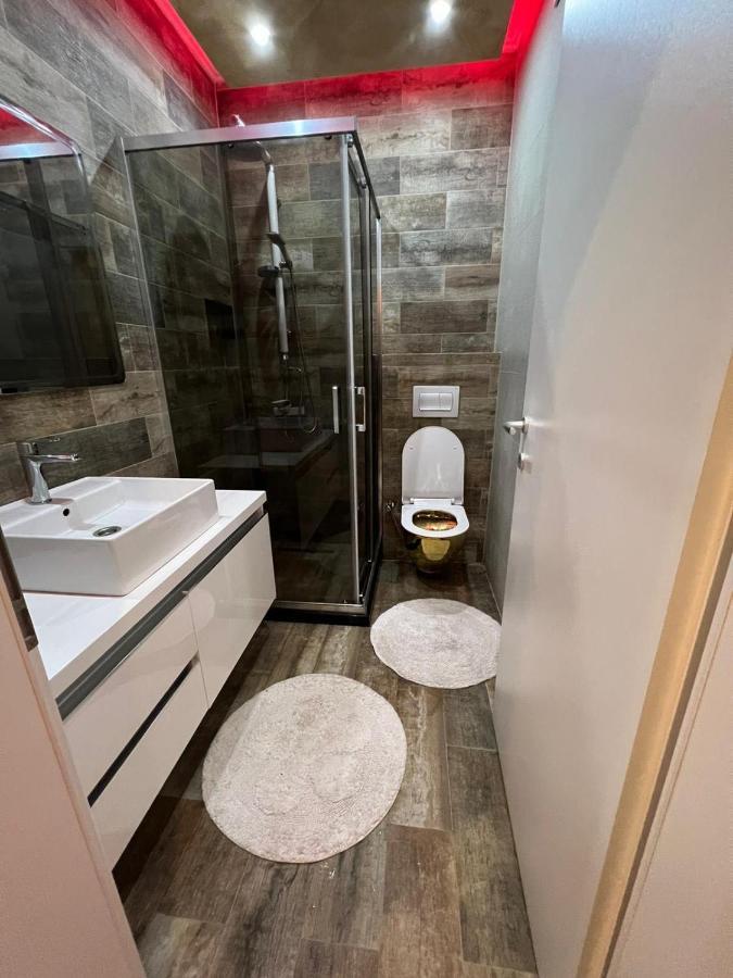 Luxurious Apartment With City View 普里什蒂纳 外观 照片