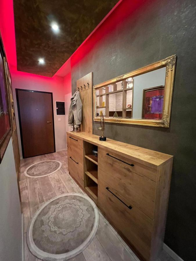 Luxurious Apartment With City View 普里什蒂纳 外观 照片