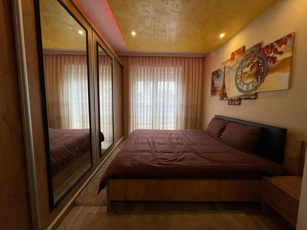 Luxurious Apartment With City View 普里什蒂纳 外观 照片