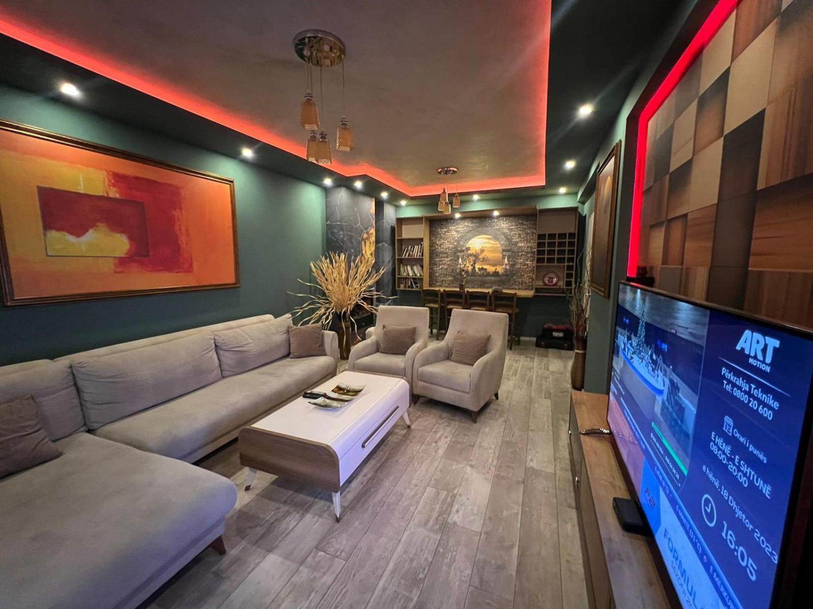 Luxurious Apartment With City View 普里什蒂纳 外观 照片